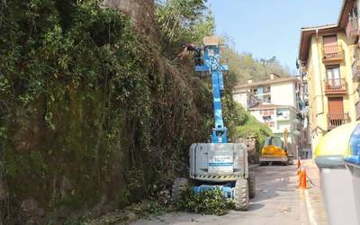 Astelehenean hasiko dira pareta berria egiten