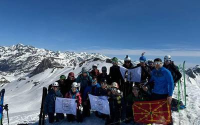 Mendiko eskiaz gozatzeko aukera izan dute hainbat lagunek asteburuan