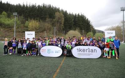 Gipuzkoako Futbol Federazioaren 25. futbol inklusiboko topaketa egin dute Mojategin