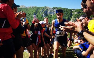 Zegama Aizkorri mendi maratoiko dortsal bat zozkatuko du Oñatiko Udalak martitzenean