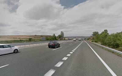 Pertsona bat hil da eta beste bat larri zauritu da AP-1 autobidean, Armiñonen