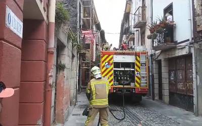 Ostalaritza establezimendu batek su hartu du gaur eguerdian Urduñan