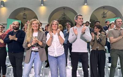 Herritarren eskaerekin bat egiten duen zerbitzu publikoa nahi duela adierazi du EH Bilduk Arrasaten