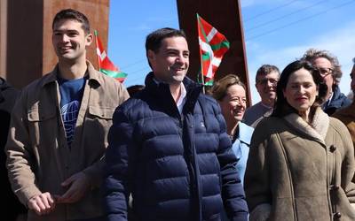 EAJk "demokraziaren aldeko apustua berresten" duela adierazi du Pradalesek