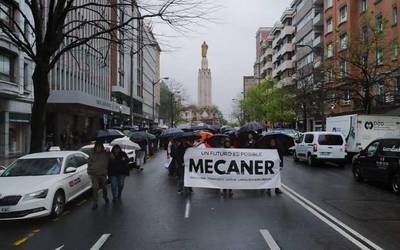 Mecanerreko langileakaz batera mobilizatu dira Bizkaiko 60 enpresa inguru industria-politikan jarrera aldaketa bat eskatzeko