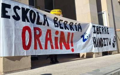 Hezkuntza Sailak apirilaren 24ra aurreratu du Sopelako Udaleko eta hezkuntza-komunitateko ordezkariakaz hitzartutako bilera
