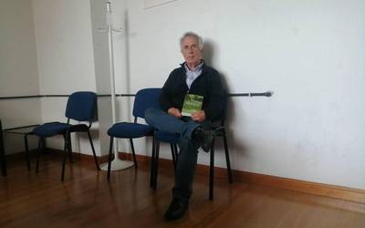 "Zerbaiten falta sumatu dut, eta horrek historian begiratzera eraman nau"