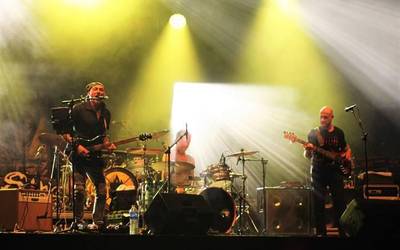 Rock eta swing doinuak izanen dituzte apirilaren 19an Senperen