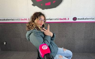 Klaudia Rodriguez kantaria gizon solista frikiez