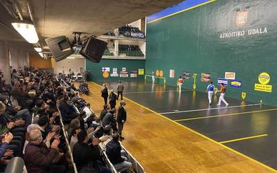 Bertan behera geratu da Zubizarreta III.a eta Egiguren V.a Gurean jokatzekoak ziren buruz buruko pilota partida