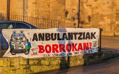 Akordioa sinatu dute anbulantzietako sektorean
