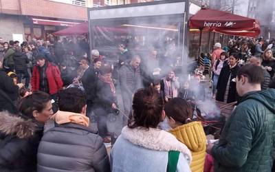 [EGITARAUA]: Martxa zikloturista, erromeria eta umeentzako emanaldia Maiatzaren 1eko jaietan
