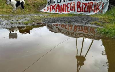 Ertzaintzak Otxantegiko Herri Lurren desalojoa eskatu du maiatzaren 7tik 10era bitarterako
