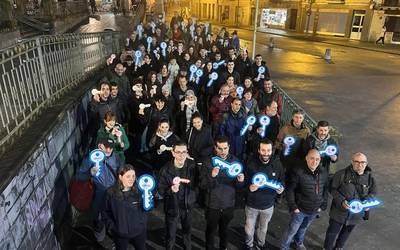 Batzarra eta elkarretaratzea deitu dituzte Aretxabaletako Sarek eta Etxeratek