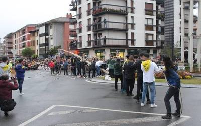Traña-Matienan dena prest dago Donien Atxa jaso eta jaiei hasiera emateko