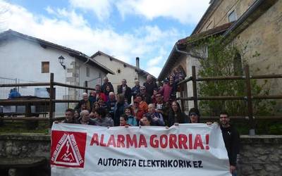 Gazteluko plaza bete goi tentsioko egitasmo