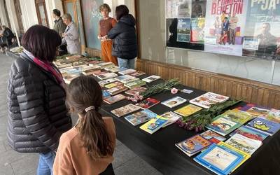 Literatruke azokaren lehen aldiarekin "pozik"