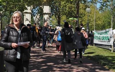 Gasteiz Antzokirako "konponbidea" galdegin dute