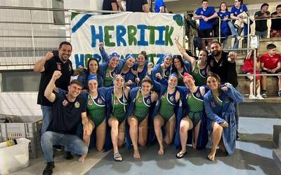 CW Pontevedra 18-13 irabazi eta lehen mailan gelditzea lortu du Leioa Waterpolok