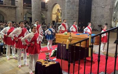 Agur hunkigarri eta jendetsua egin diote Jesus Irizar 'Txutxin'-i