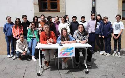 'Errealismotik abstrakziora' erakusketa Arrasateko Kulturaten, Arizmendiko ikasleen eskutik