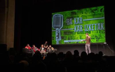 Euskal Herrian Euskarazen bakarrizketa saiorako txartelak, salgai