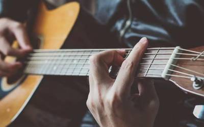 Gitarra klasikoko errezitaldia izanen dute bihar Donamarian
