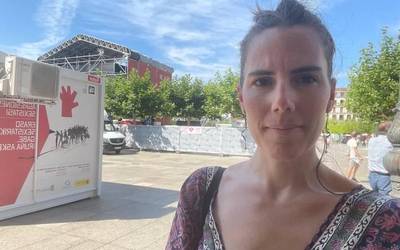 "Gaurdanik giroa bada Iruñeako kaleetan eta erakuslehioetan"