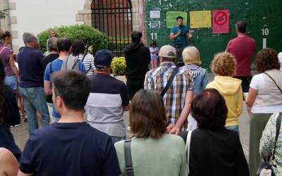 Artziniegako zerbitzu publikoen alde mobilizatzen jarraitzeko deia luzatu dute