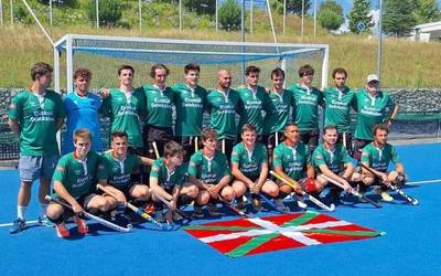 Urko Ruizek belar hockeyko Euskal Selekzioarekin jokatu du Lousadako Nazioarteko Txapelketa