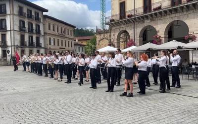 Burjassoteko bandak Oñatin igaro du asteburua