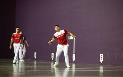 Pilota jaialdia, argazkitan