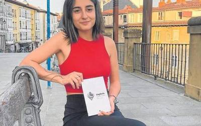 Maider Ramirez: "Ideologiak egiten du berezi Juana Doloresen poesia"