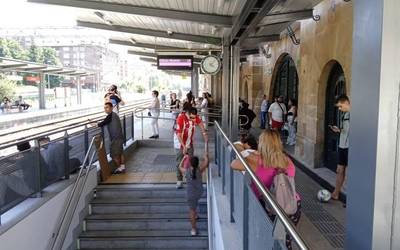 Renfe tren zerbitzuak kentzen ari da jakinarazpenik gabe, 15 -30 minutuko atzerapenak sortuta