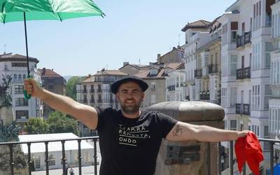 Zeledon berriaren debuta, Esne Beltzaren, erromerien eta fanfarreen soinu bandarekin