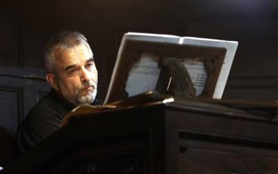 Aitor Olea: "San Pedro elizako organoa liburu ireki bat da, harribitxi erraldoia"