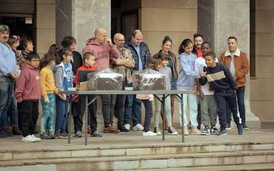 Grafikek eta Tximeletak jaso dituzte Merkataritza eta Euskara Sariak
