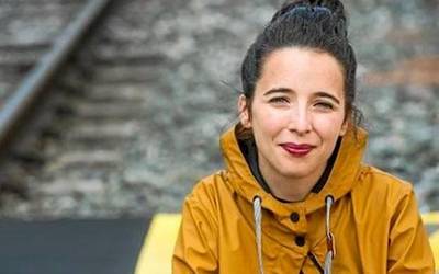 Miren Amuriza: "Nerabezaroaren ikuspegi nostalgikotik ihes egin nahi izan dut eleberri honetan"