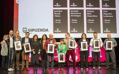 Iraurgi saskibaloi klubari aitortza egin diote Gipuzkoako Kirol Galan