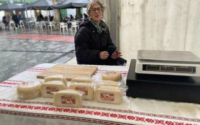 Artisautzako opariak Gabonetako azokan