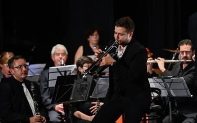 Rubén Simeó tronpeta jotzaileak eta Lesakako Musika bandak kontzertua emanen dute abenduaren 28an Lesakan