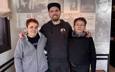 [ARGAZKI GALERIA]: "Eskerrik asko bihotz-bihotzez urte hauetan guztietan gure ondoan egoteagatik"