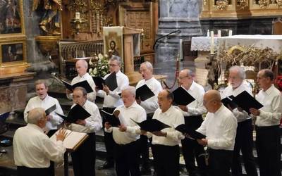 Donosti Ereserki Gregoriar Scholakoen ahotsak entzungai izan dira parrokian