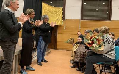 'Itsasoko erromesak' dokumentala jendaurrean estreinatu dute, falta direnei omenaldi xumea egin ondoren