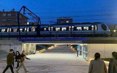 Tren ordutegi berezia izango da gaur eta bihar