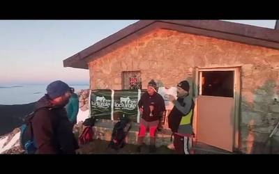 Urtea amaitzeko egunsentia Aizkorritik, eta txokolate beroarekin