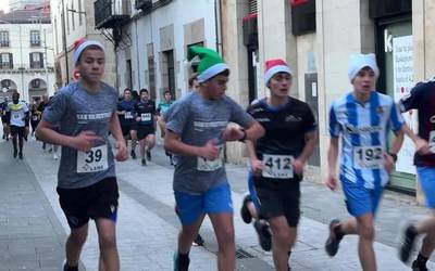 500 lagunetik gora Oñatiko San Silbestrean