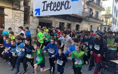Elkartasun San Silvestre lasterketa jendetsua egin dute Lesakan