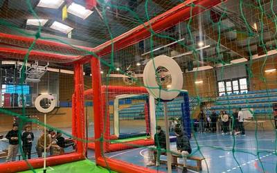 Drone soccer txapelketa jokatuko dute arratsaldean Karela kiroldegian