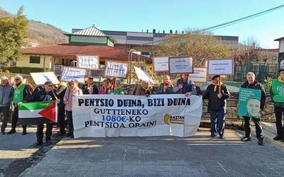 [GUTUNA]: Pentsiodunak eta Toki Onako filosofia ikasleak